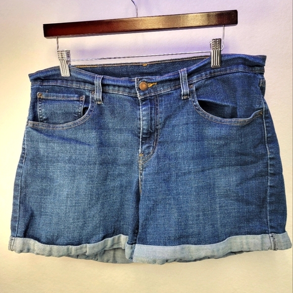 Levi's Rolled Hem Midrise Denim Jean Shorts‎ Size 31 - Picture 1 of 10